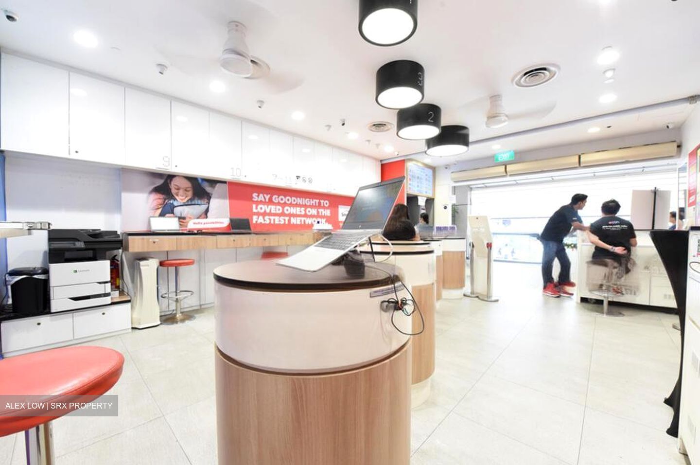 Lucky Plaza (D9), Retail #474942141